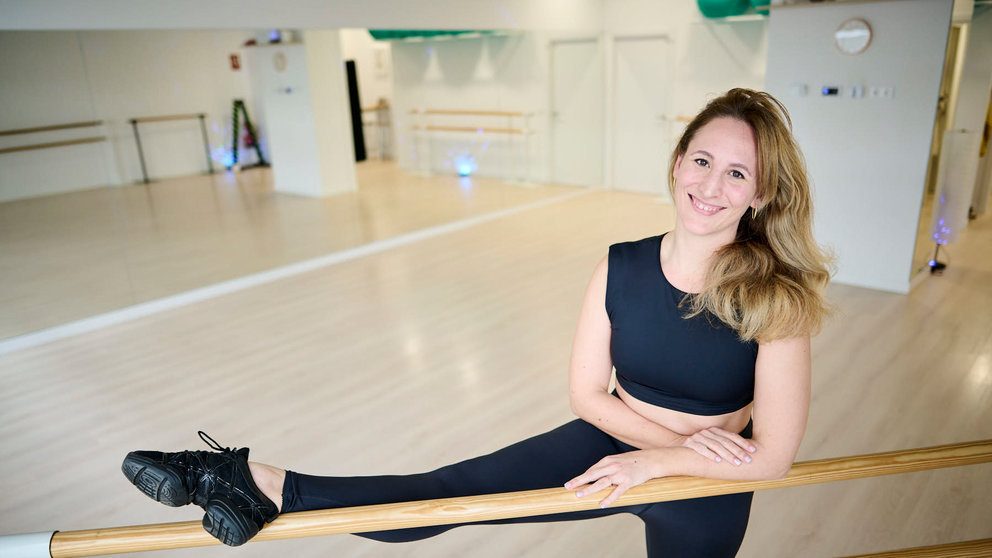 Leticia Pérez en su centro de danza y pilates en Lezkairu donde imparte clases de Ballet Fit. PABLO LASAOSA
